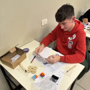 Paolo Bertocchi, terzo classificato alla gara di rompicapo meccanici